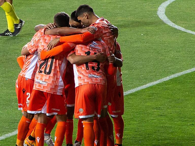 Cobreloa golea a Deportes Recoleta y recupera el segundo lugar