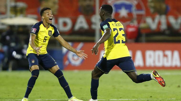 Byron Castillo celebra el fallo de la FIFA en redes sociales
