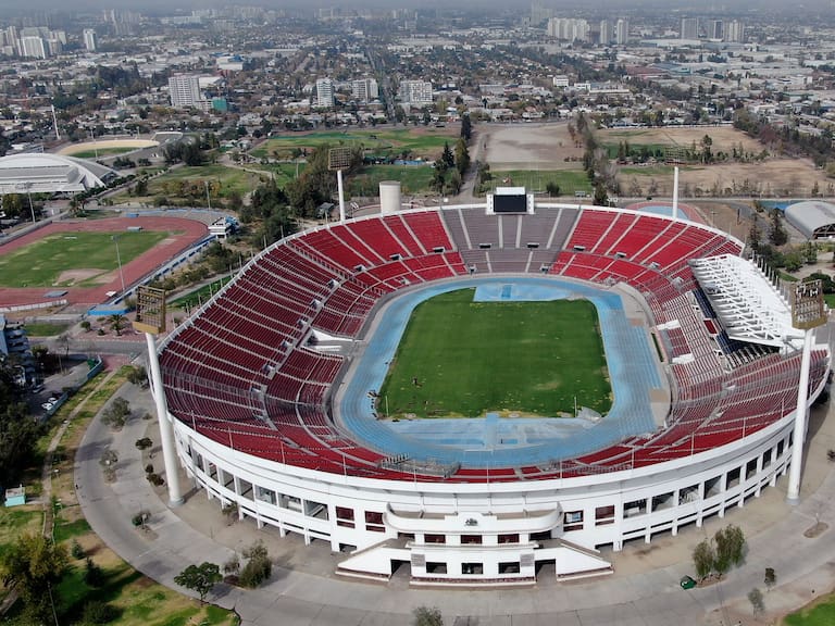 Estos son los estadios que no podrían albergar el regreso del fútbol chileno