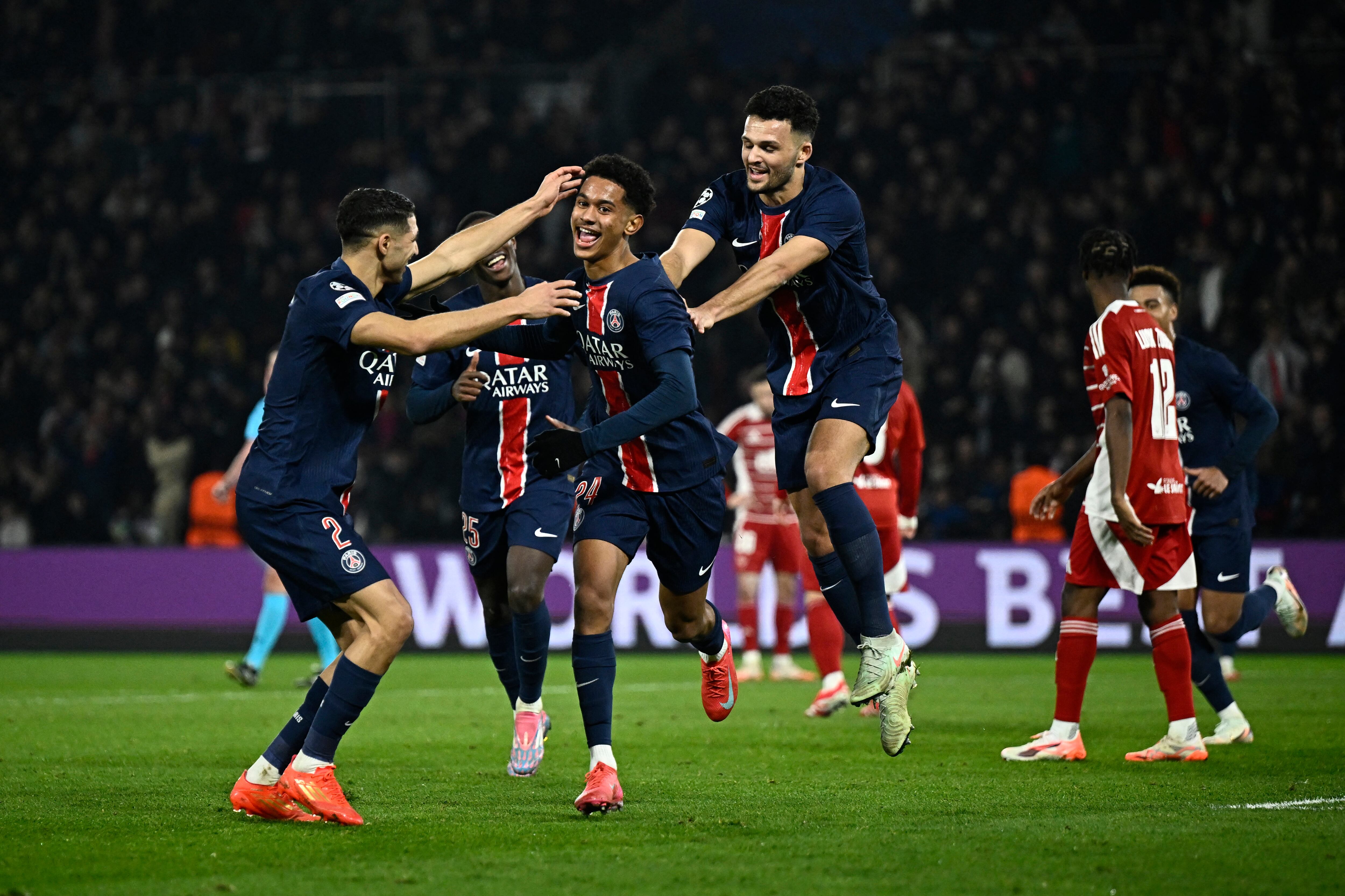 JULIEN DE ROSA/ Getty Images