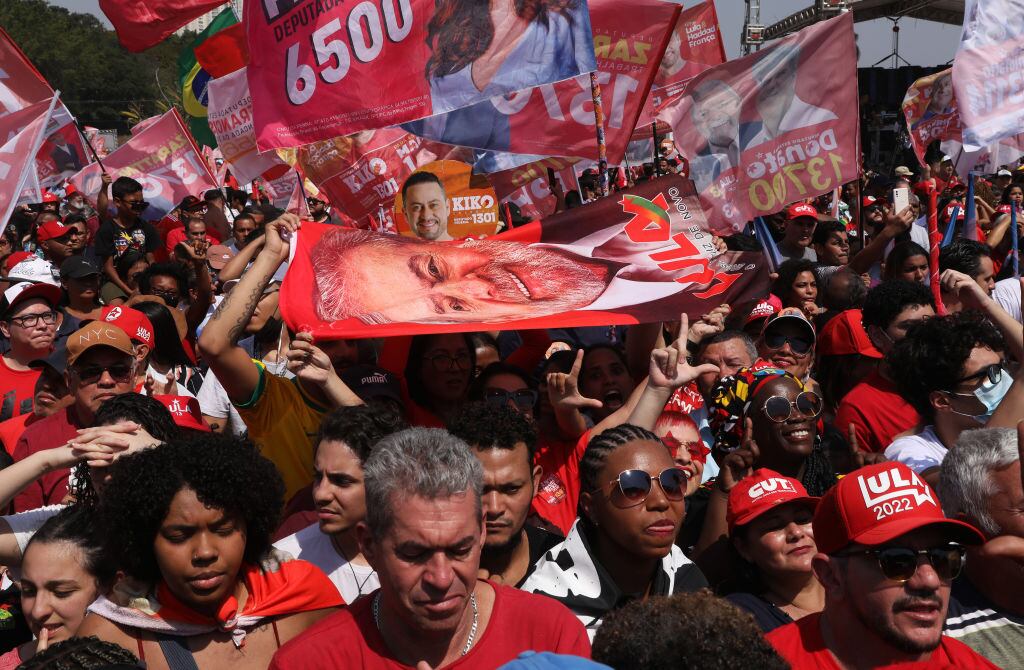 Seguidores de Lula Da Silva en un evento de campaña en Brasil