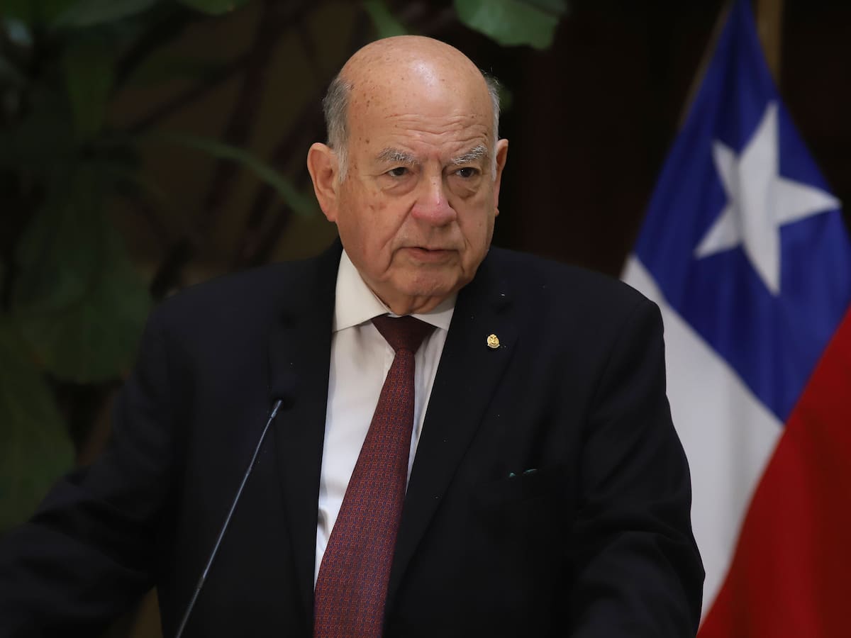 José Miguel Insulza por acusaciones contra Carlos Montes: “Yo me quedo con la idea de que el ministro no fue informado”