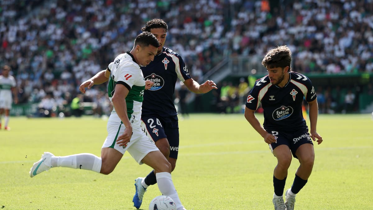 Lucas Cepeda y Elche consiguen un respiro en España