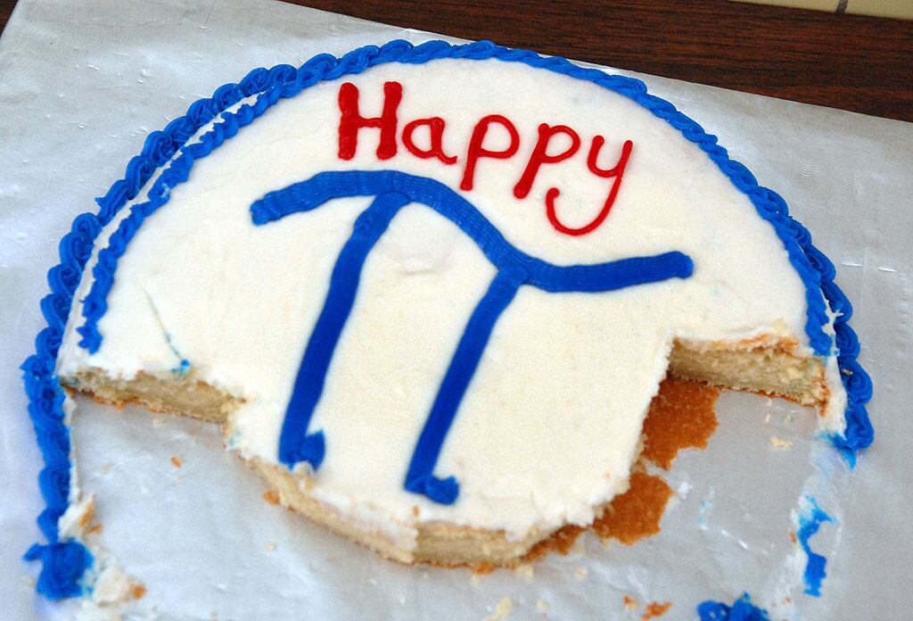 Date: Mar 14, 2007 Slug: me-pi assignment no: 189041 Photographer: Gerald Martineau Keen Hill elementary School celebration of the math term "pi" The remnants of a cake decorated with the PI symbol reflects the involvement with the celebration. (Photo by Gerald Martineau/The The Washington Post via Getty Images)