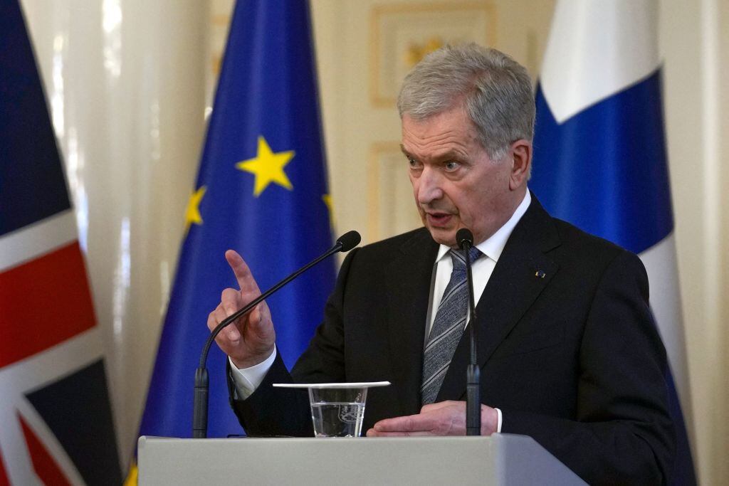 El primer ministro finlandés Sauli Niinisto tras su cita con Boris Johnson