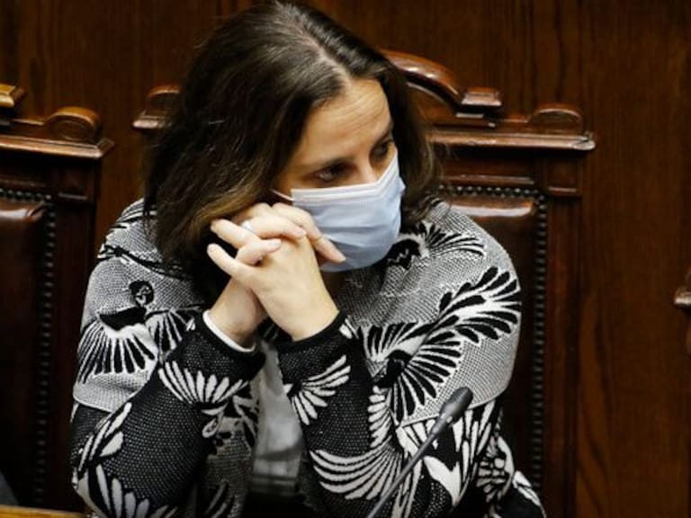 Canciller Antonia Urrejola por foto de embajador en España: "fue completamente desafortunado"