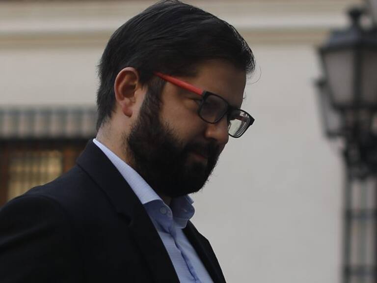 Por efecto de la vacuna: Presidente Boric suspende sus actividades en La Moneda por segundo día consecutivo