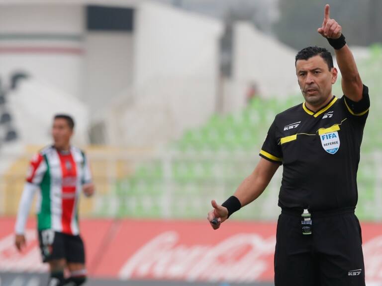 ANFP buscaría en Uruguay al reemplazante de Roberto Tobar en la Comisión de Árbitros