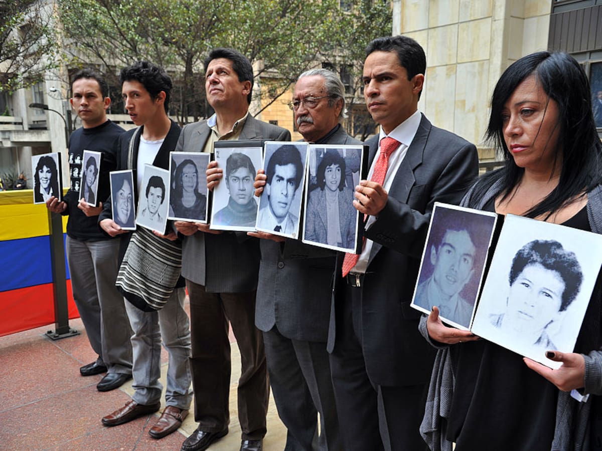 Justicia de Colombia imputó a una decena de militares por asesinatos de civiles