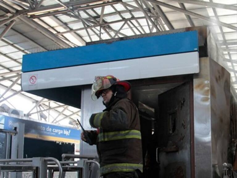 Decretan prisión preventiva para acusado de incendiar la estación de Metro La Granja