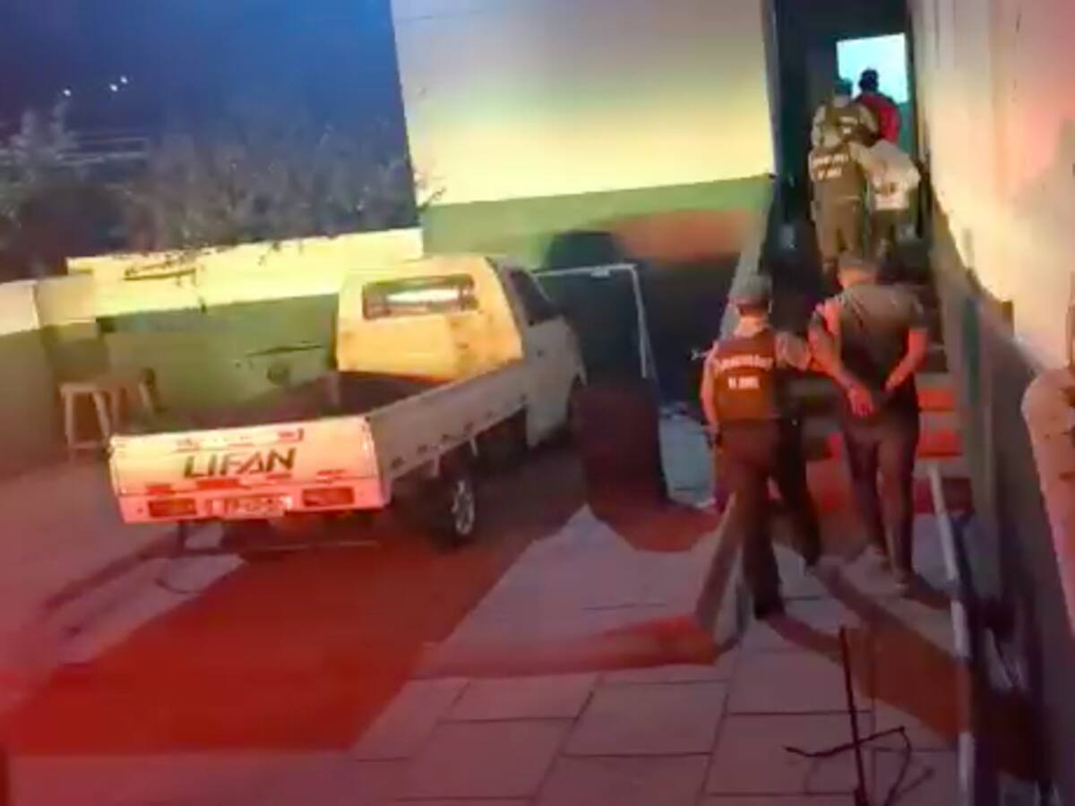 Otra noche de fiestas clandestinas terminó con casi 40 detenidos en Santiago y Quillota