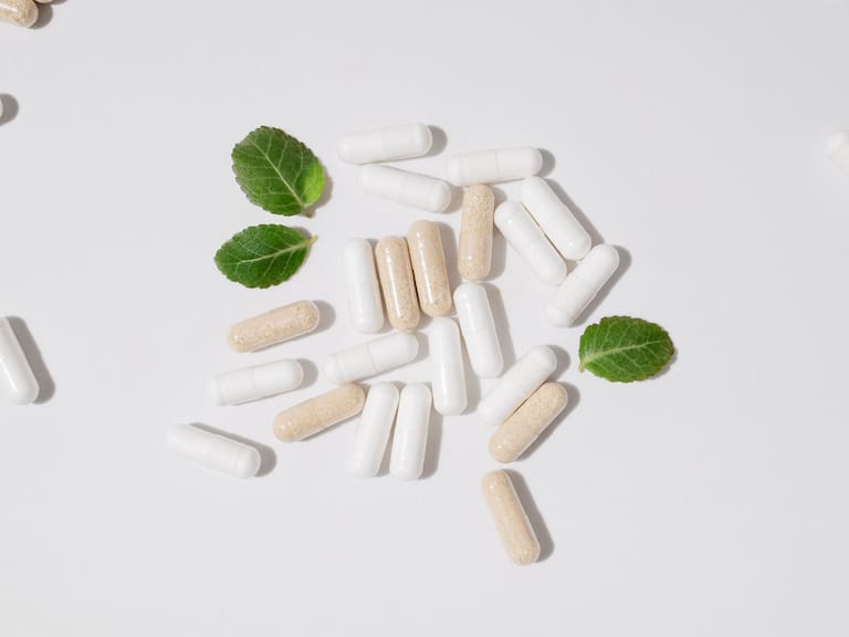 Advierten severos riesgos a la salud por “vacío regulatorio” de los nutracéuticos en Chile