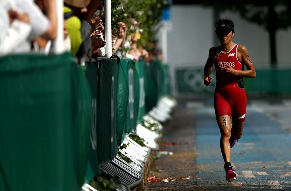 TOKYO, JAPAN - JULY 27: Barbara Riveros of Team Chile competes during the Women's Individual Triathlon on day four of the Tokyo 2020 Olympic Games at Odaiba Marine Park on July 27, 2021 in Tokyo, Japan. (Photo by Buda Mendes/Getty Images)