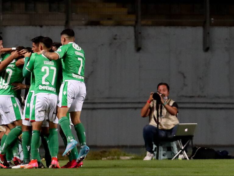 Audax Italiano recuperó las sonrisas en el «Clásico de Colonias» y derrotó a Palestino en Rancagua