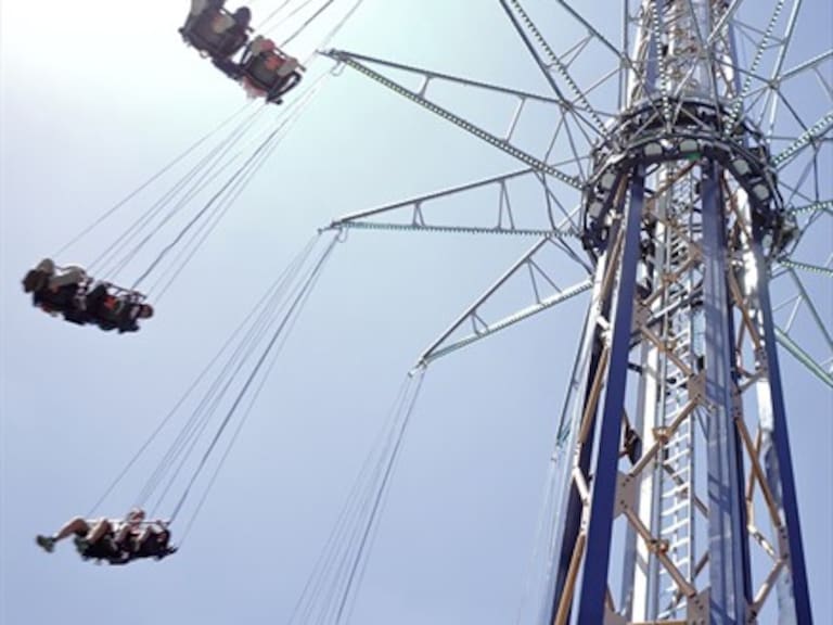 Fantasilandia inauguró «FlyOver», la torre de 80 metros que hará «volar» a sus visitantes