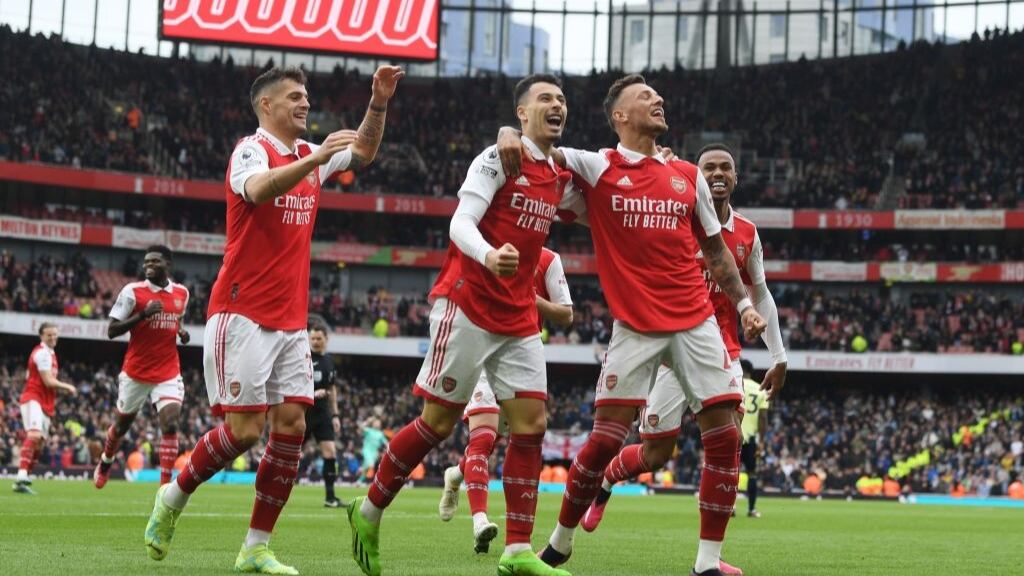 Arsenal responde a la presión del Manchester City y golea al Leeds United