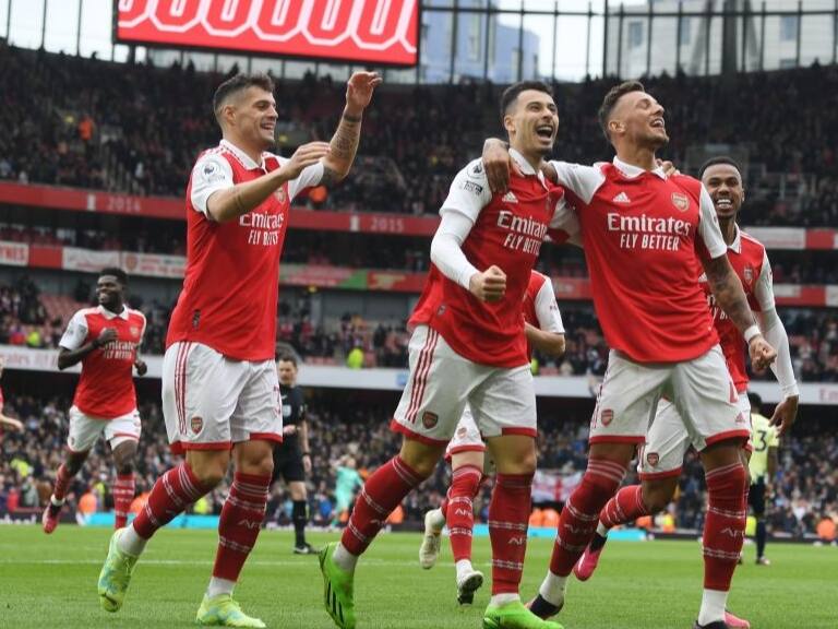 Arsenal responde a la presión del Manchester City y golea al Leeds United