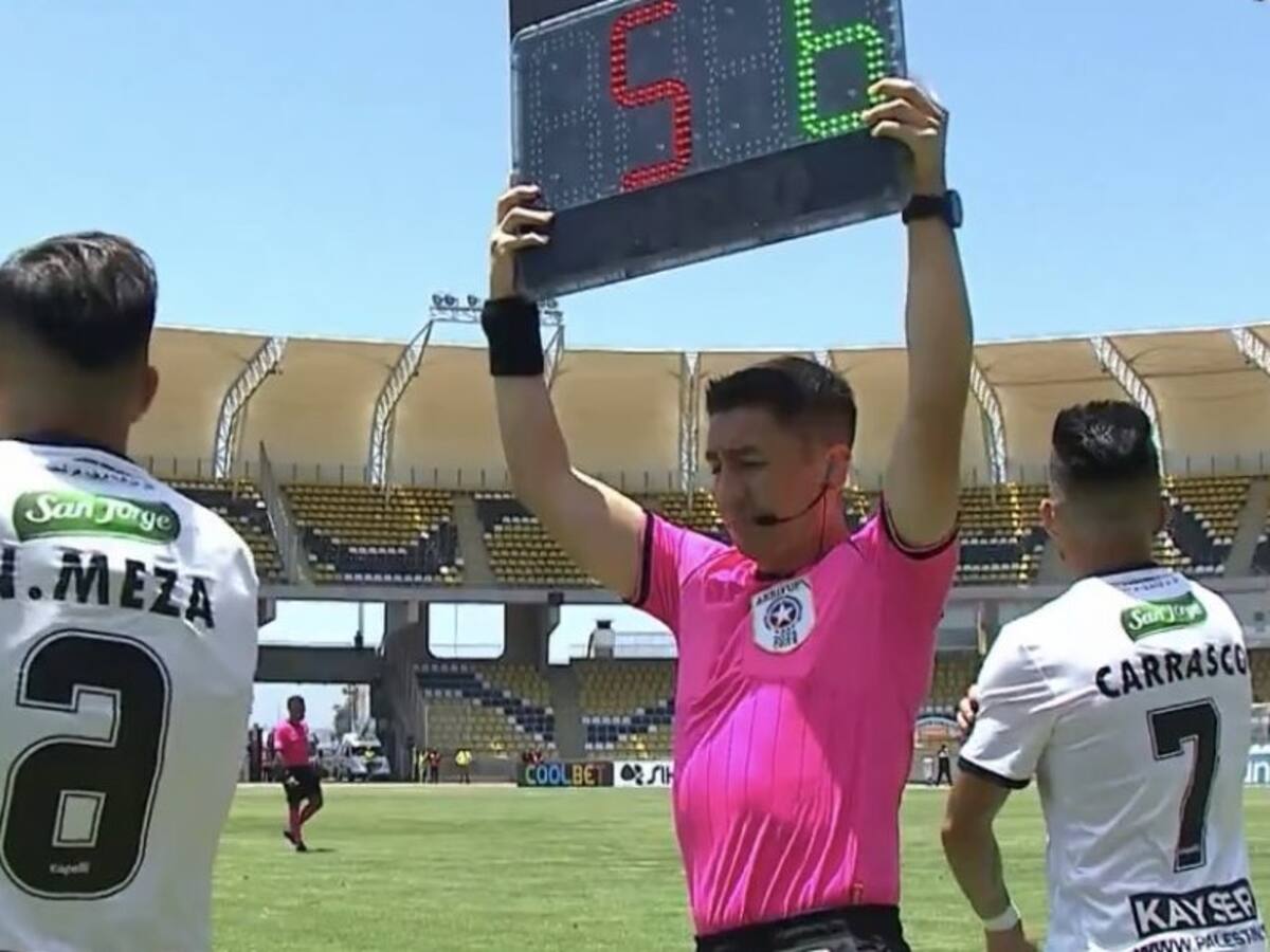 Informe arbitral reveló que error en camiseta de Nicolás Meza fue previamente advertido