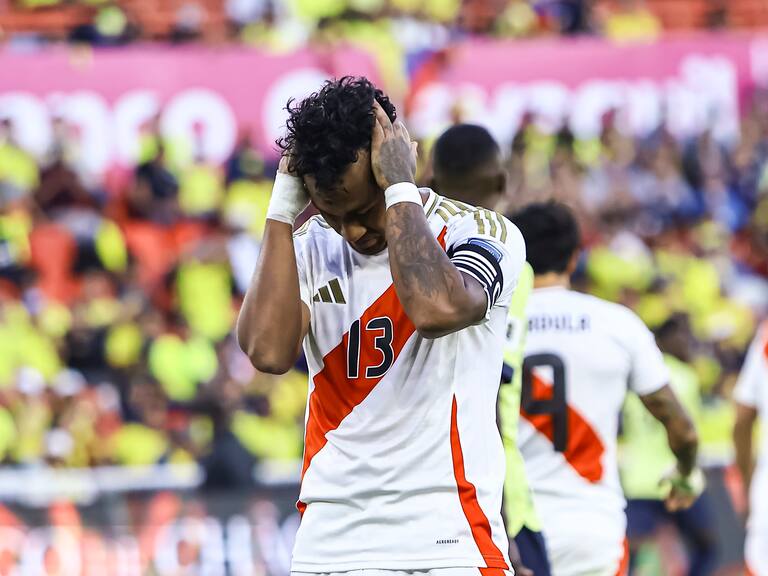 Renato Tapia es desafectado en Perú y no enfrentará a La Roja en eliminatorias