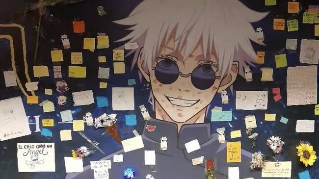 Satoru Gojo en el Metro de Santiago