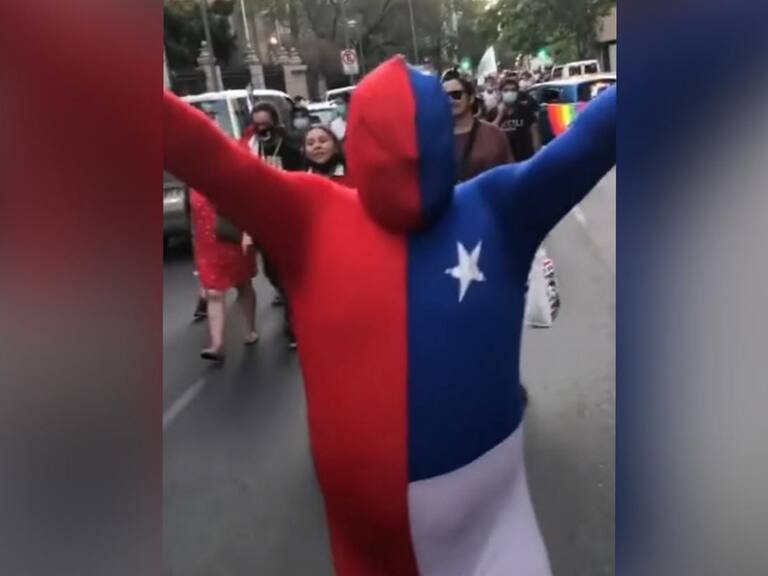Tiembla Sensual Spiderman: «Chileman», el nuevo personaje nacido tras las elecciones