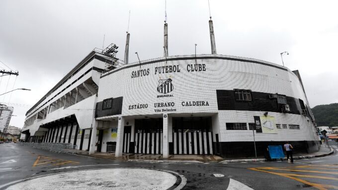 Santos se prepara para el funeral de Pelé: cierran calles y se espera la llegada de cientos de hinchas 