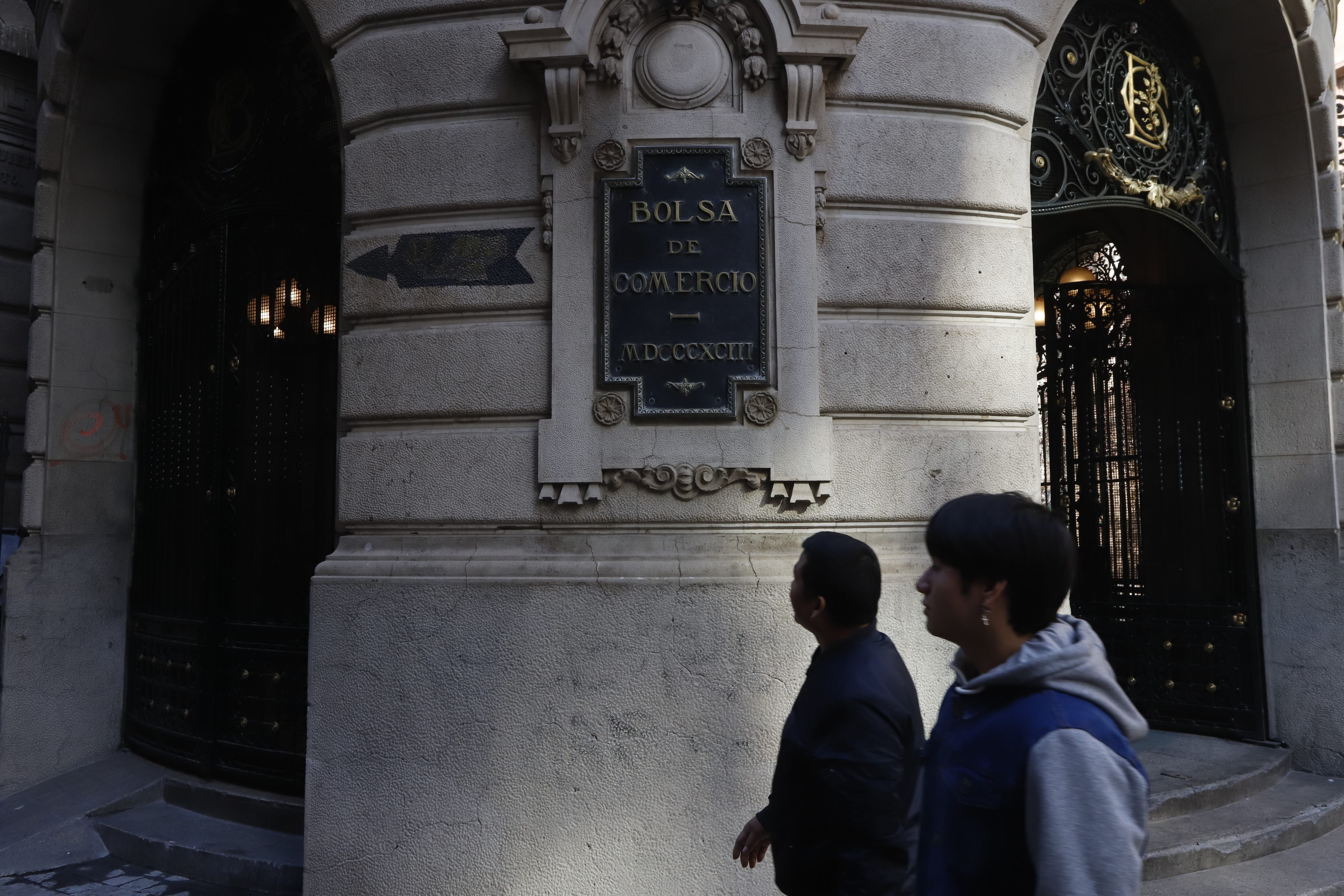06 de julio del 2023 / SANTIAGOFachada de La Bolsa.FRANCISCO PAREDES / AGENCIA UNO