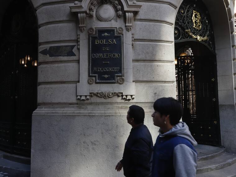 06 de julio del 2023 / SANTIAGO
Fachada de La Bolsa.
FRANCISCO PAREDES / AGENCIA UNO