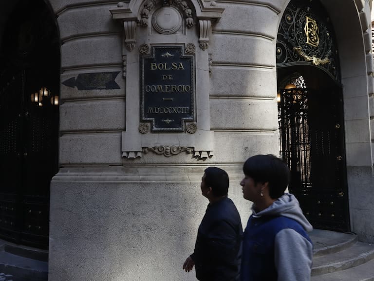 06 de julio del 2023 / SANTIAGO
Fachada de La Bolsa.
FRANCISCO PAREDES / AGENCIA UNO