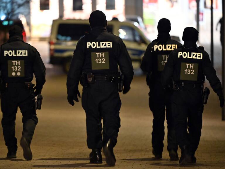 Policías en un procedimiento de vigilancia en Alemania