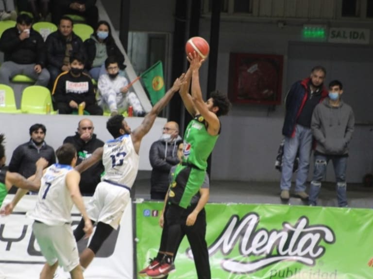 Liga Nacional de Básquetbol: Deportes Castro eliminó a Puerto Varas y espera rival en semifinales