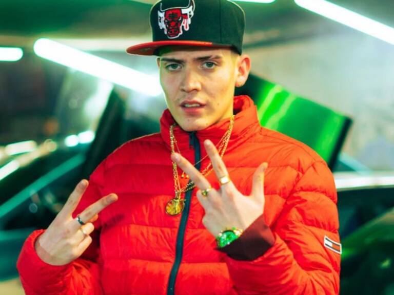 Viralizan fake news sobre Marcianeke y supuesta preferencia por Kast