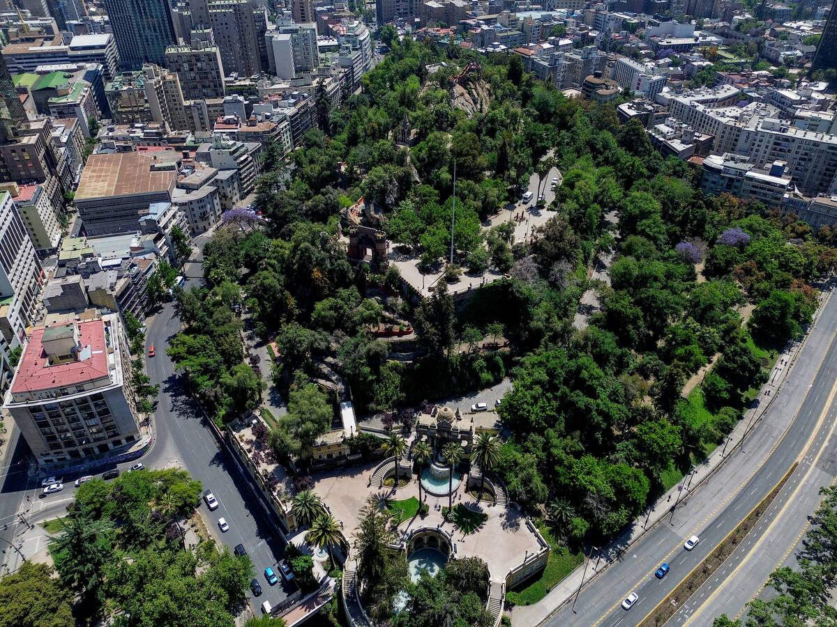 Regresa el cañonazo de las 12 al cerro Santa Lucía y alcalde Desbordes responde a las críticas por el ruido: “Dura un segundo”