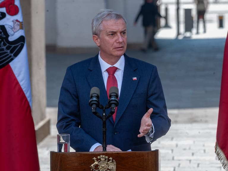 Tras admitir “error”: Presidente Kast reconoce que hubo financiamiento público en almuerzo con excompañeros