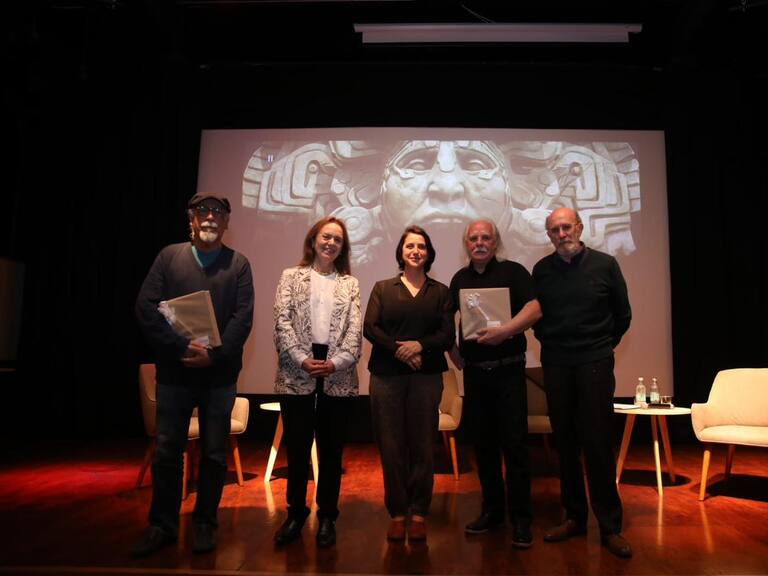 “En Busca de América Latina”: el segundo conversatorio de la región realizado por la Revista Universitaria de la UC