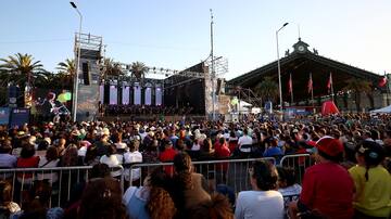 Santiago Sinfónico: las imágenes que dejó la masiva y gratuita presentación de “Carmina Burana” en plena Estación Central