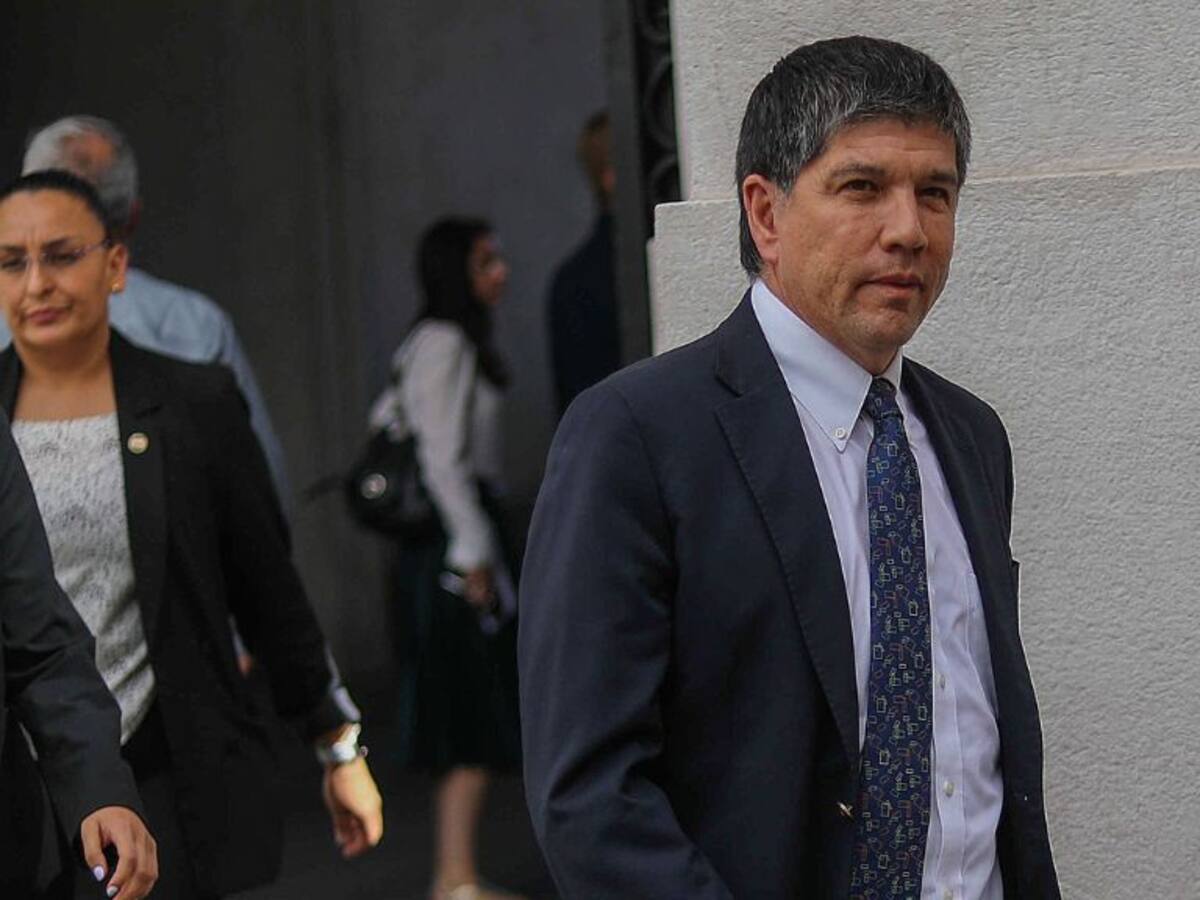 Gobierno confirma que homicidio de comisario Valdés «no se da en el marco de un portonazo»