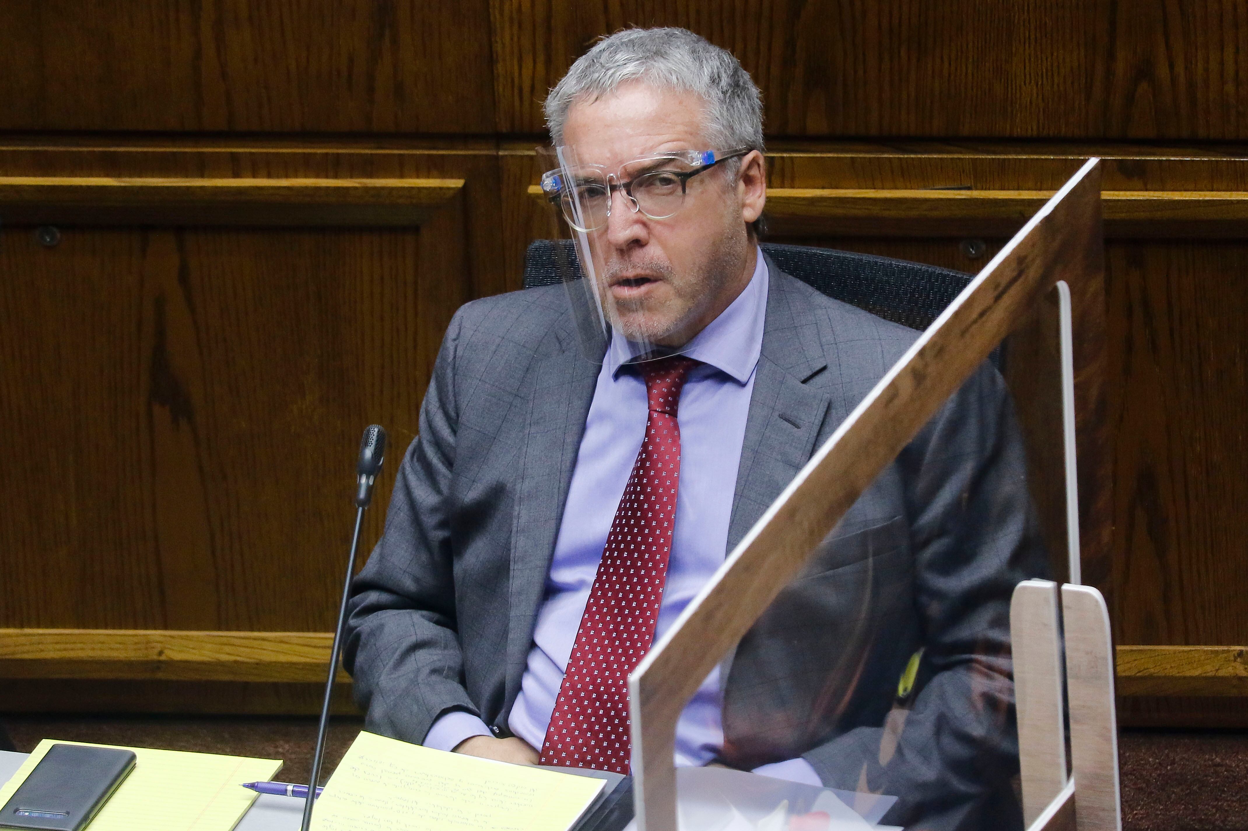 16 DE NOVIEMBRE DE 2020/VALPARAISO
El abogado Gabriel Zaliasnik, durante la sesion especial del Senado, citada para discutir la acusacion constitucional en contra del exministro de Interior
FOTO: LEONARDO RUBILAR CHANDIA/AGENCIAUNO