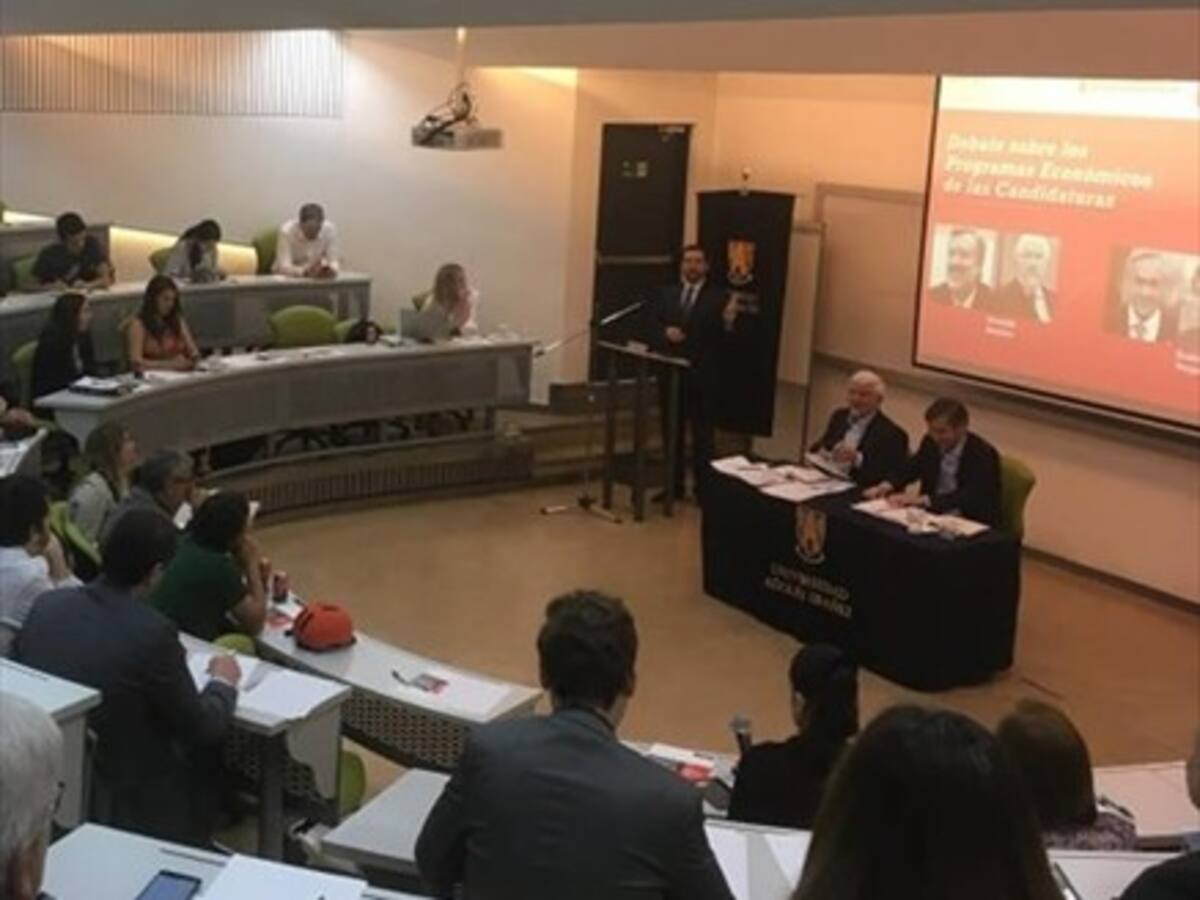 Coordinadores económicos de los comando de Guillier y Piñera se enfrentaron en debate Aipef