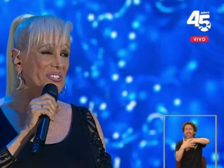 «Totalmente regia»: Valeria Lynch se llenó de aplausos con ceñido look en Teletón