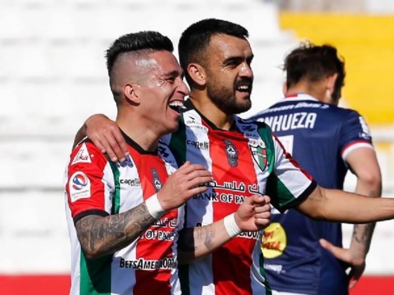 Palestino superó con contundencia a Melipilla en La Cisterna con doblete de Bryan Carrasco