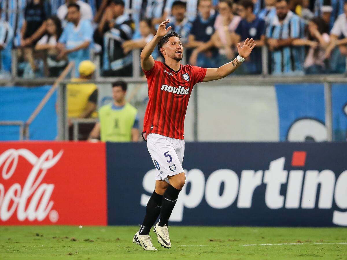 ¿Ayudará a Colo Colo? Felipe Loyola aparece en la carpeta de Independiente
