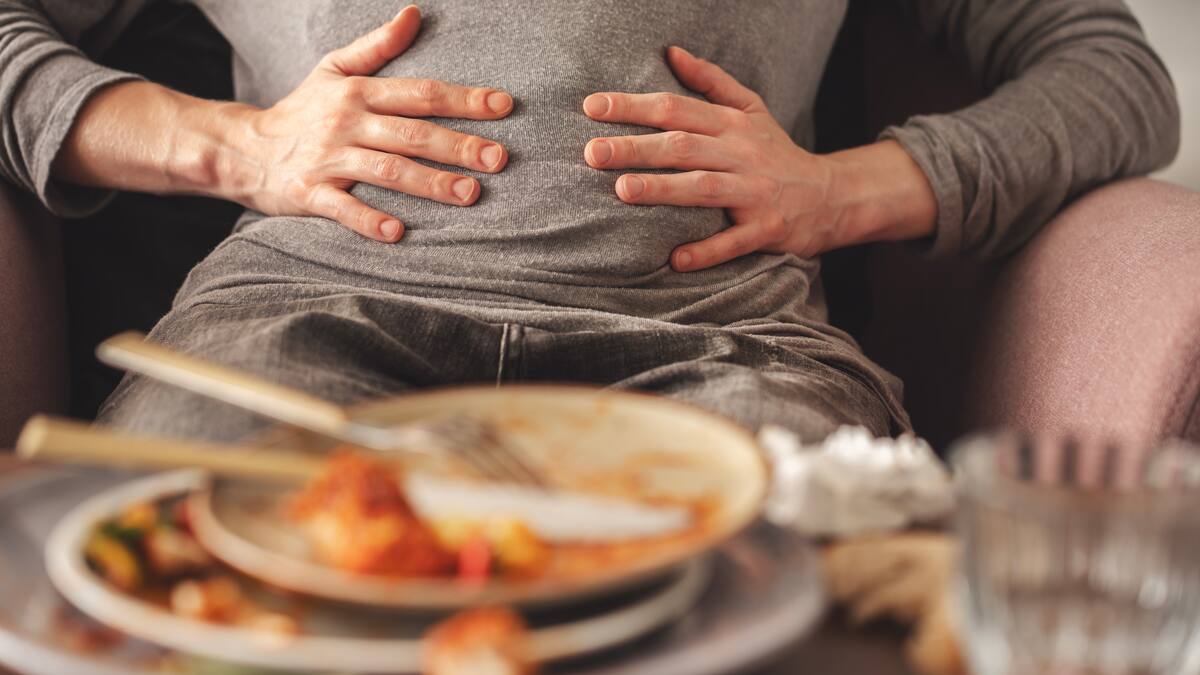 ¿Comiendo por impulso? Experta en nutrición revela método que puede detener un atracón en 30 segundos
