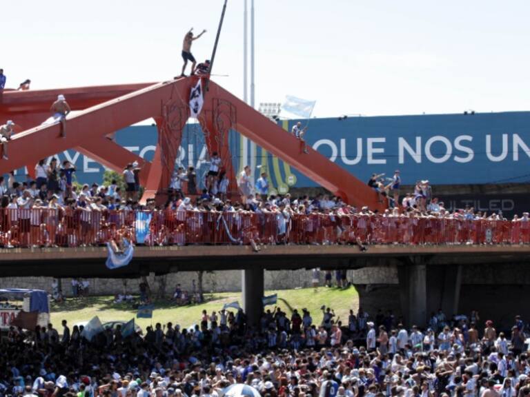 Se registran decenas de heridos y hospitalizados tras desbordados festejos en Buenos Aires por el título de Argentina