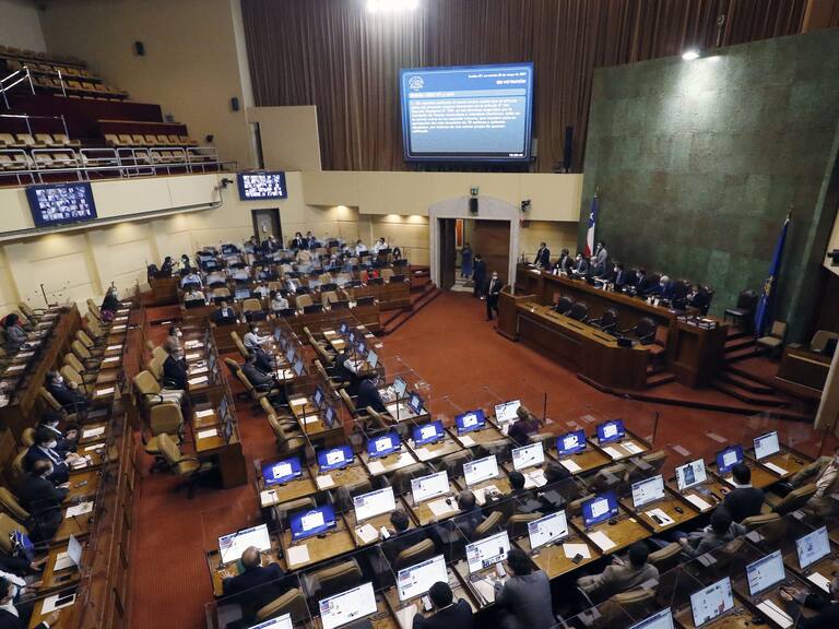 25 DE MAYO DE 2021/VALPARAISOVista general de la sesión de la Camara de Diputados, que discute el proyecto de ley, iniciado en mociones refundidas, que modifica la ley N° 18.892, General de Pesca y Acuicultura, para prohibir la pesca de arrastre respecto de la especie merluza común
FOTO: LEONARDO RUBILAR CHANDIA/AGENCIAUNO