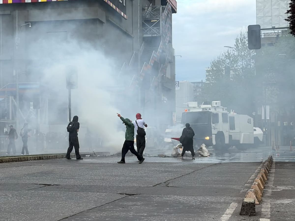 Incidentes en el centro de Concepción dejan cinco manifestantes detenidos tras despliegue de Fuerzas Especiales