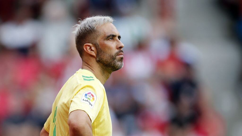 Claudio Bravo no sería prioridad en las inscripciones pendientes del Betis