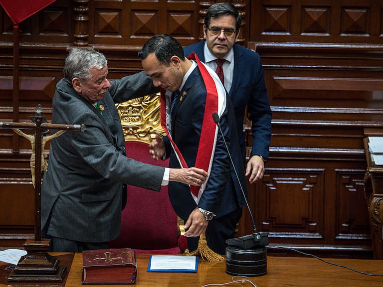 Quién es José Jerí, el nuevo presidente del Perú que es más joven que Gabriel Boric, mandatario de Chile