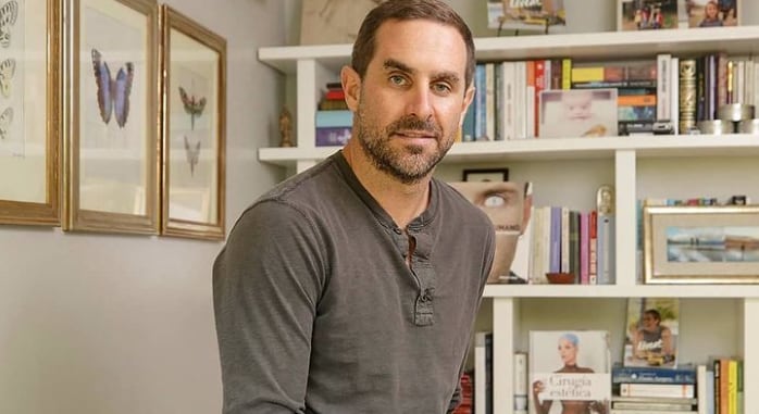 Aseguran que Dr. Cristián Arriagada tuvo un romance con una actriz y reina de belleza