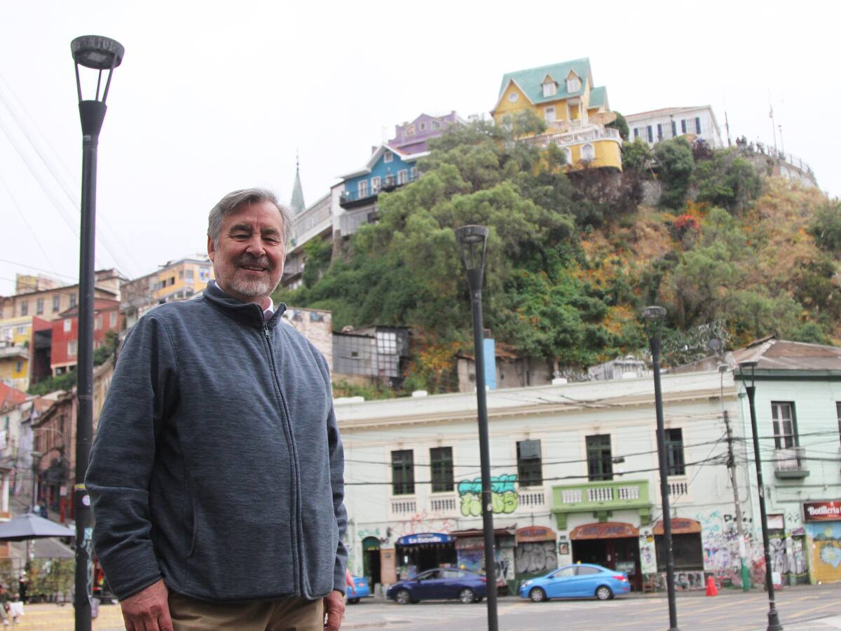 Alejandro Guillier considera volver a la política como senador por Valparaíso y apunta contra una derecha “sin proyectos”